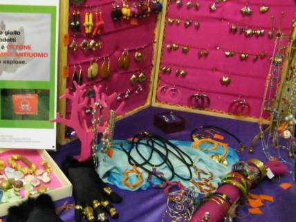 foto mercatino merce